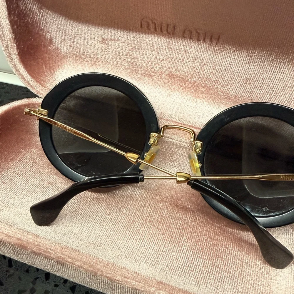 MIU MIU SMU13N Round‎ Sunglasses Black / Gold | Made in Italy